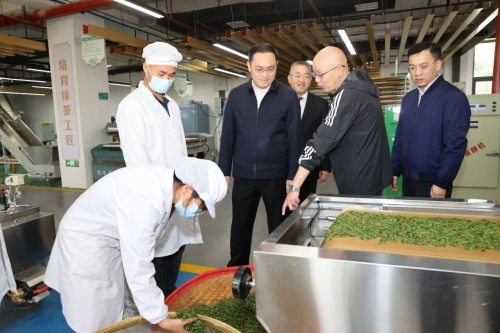 洪湖鹏到州属学校调研