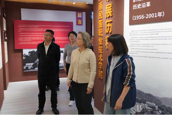 中华同心温暖工程基金会理事长李英爱一行到我院调研