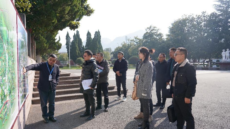 州委政研室调研组赴黔南职院调研指导工作