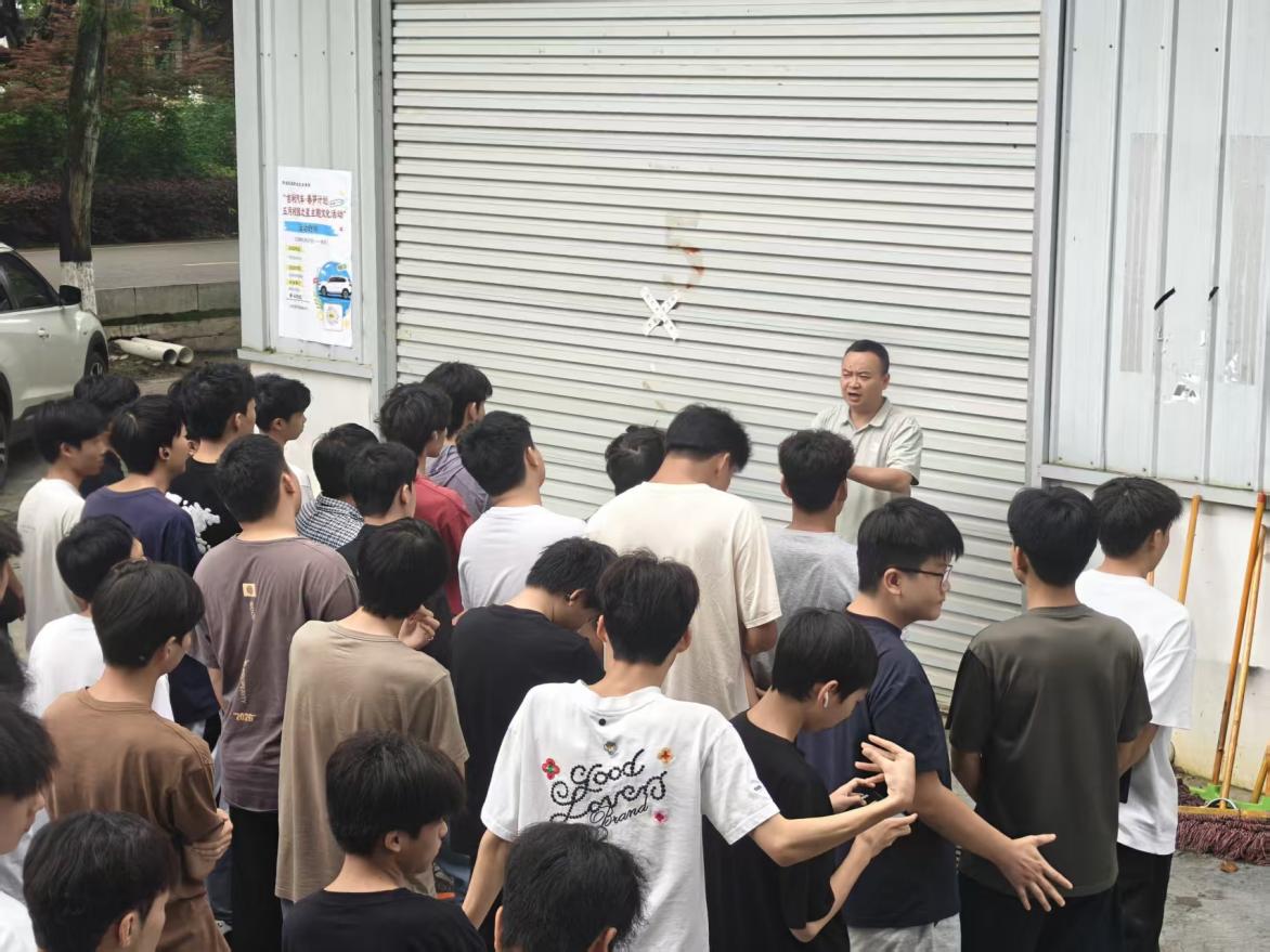吉利汽车 春笋计划五月校园之星主题文化活动   