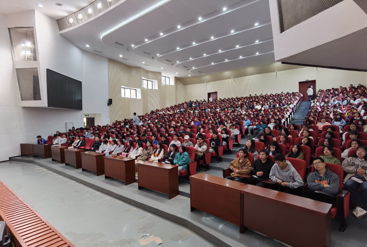 刘荣鹏院长上2022-2023学年春季学期“开学第一课”