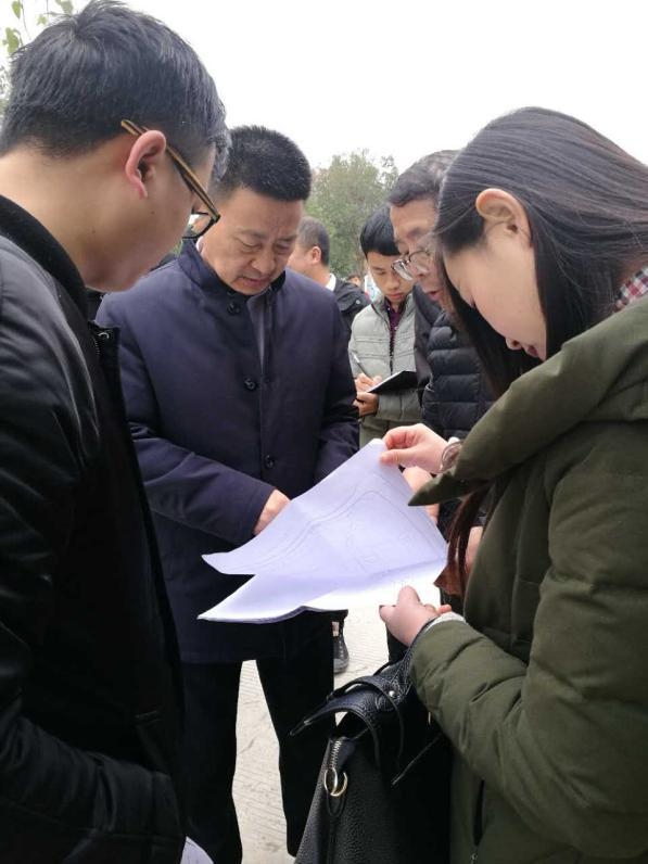 黔南民族职业技术学院 - 饶辉院长对横二路南段和南区路网改造进行