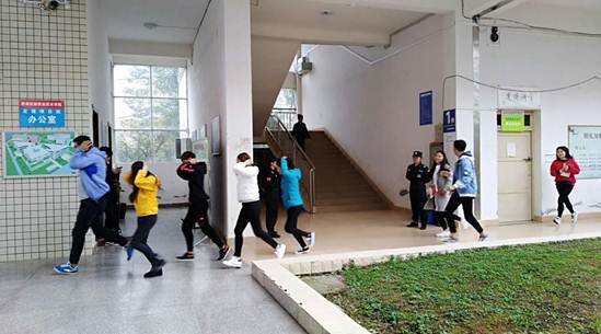 说明: F:\2017年行政材料\安全教育\防灾减灾疏散演练\mmexport1510907568867.jpgmmexport1510907568867