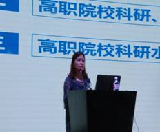 C:\Users\Administrator\Desktop\东莞职业技术学院精英团队到我院传经送宝 助推创优工作\东莞职业技术学院精英团队到我院传经送宝 助推创优工作\黄玲青.JPG