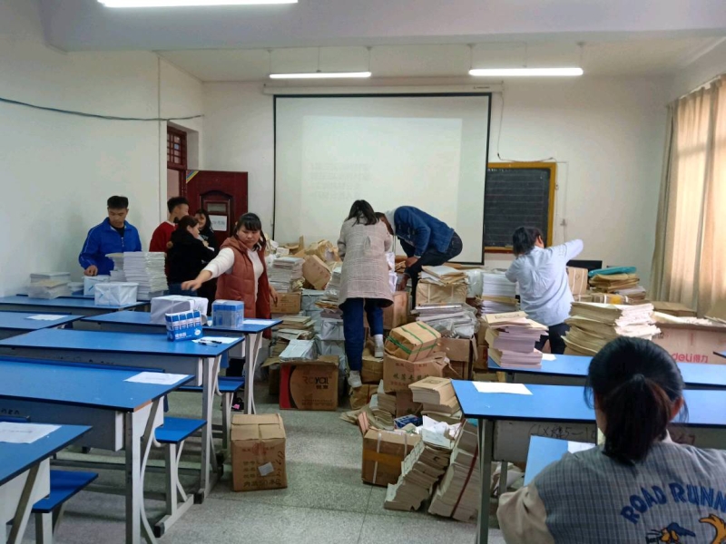 会计系学生会整理会计实训资料室